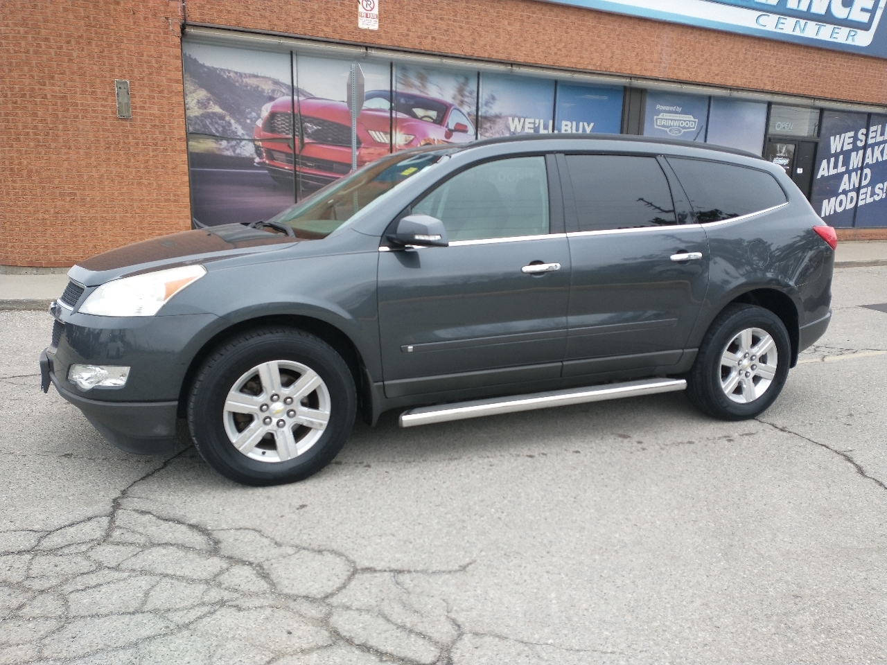 used 2010 Chevrolet Traverse car, priced at $3,995