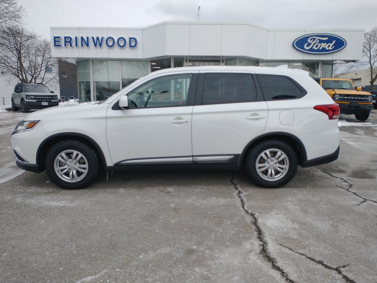 used 2017 Mitsubishi Outlander car, priced at $15,998